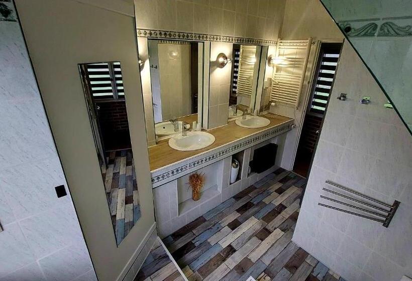 Номер Стандарт, La Longère Des Nuits De Varenne