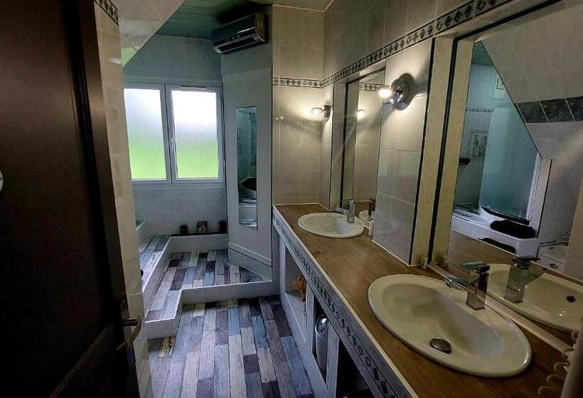 Номер Стандарт, La Longère Des Nuits De Varenne