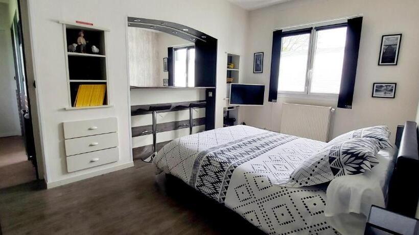 Номер Стандарт, La Longère Des Nuits De Varenne