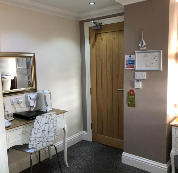 클래식 싱글 룸, Queen Phillippa