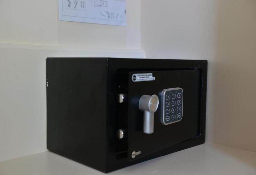 클래식 싱글 룸, Queen Phillippa