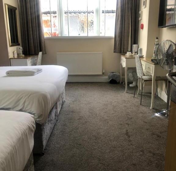 디럭스 패밀리 룸, Queen Phillippa