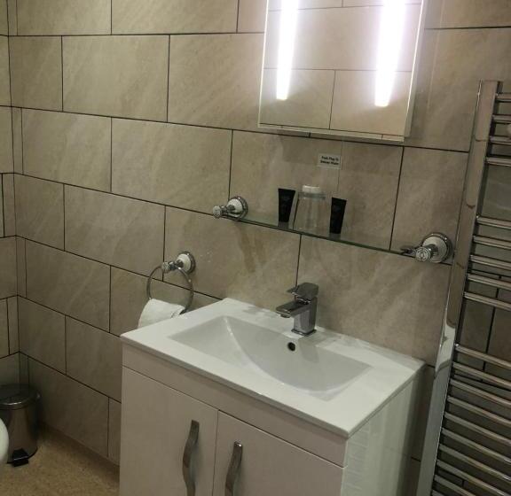 디럭스 패밀리 룸, Queen Phillippa