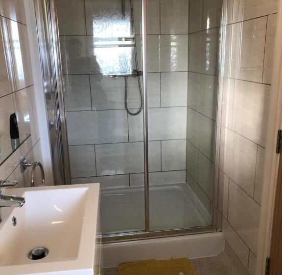 싱글 기본룸, Queen Phillippa