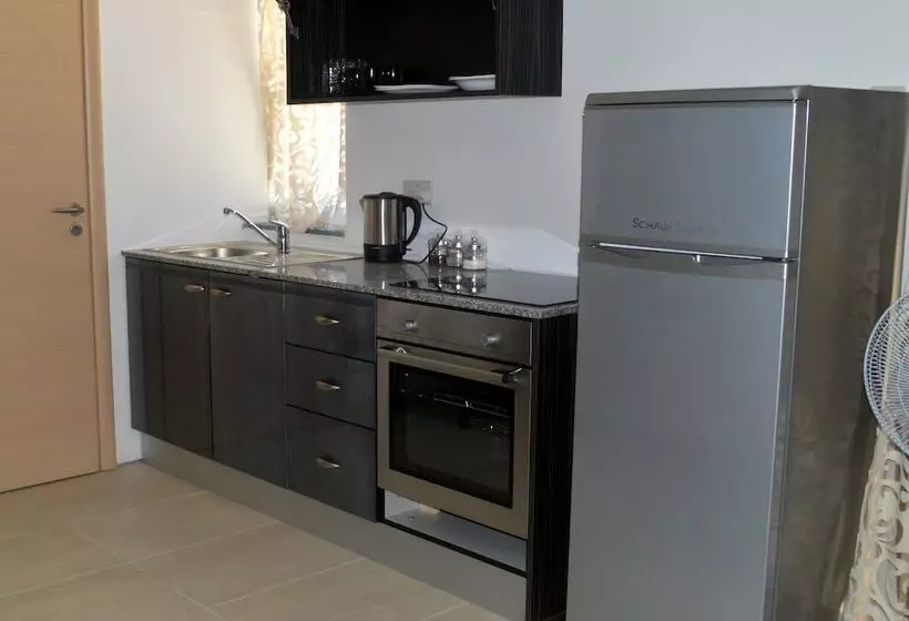آپارتمان 1 خوابه با تراس, Estrella Lodging