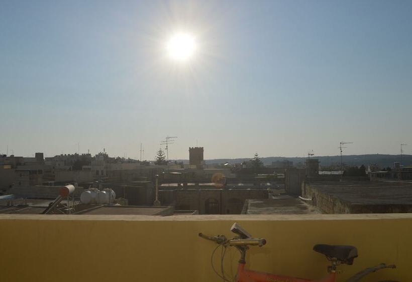 آپارتمان 1 خوابه با تراس, Estrella Lodging