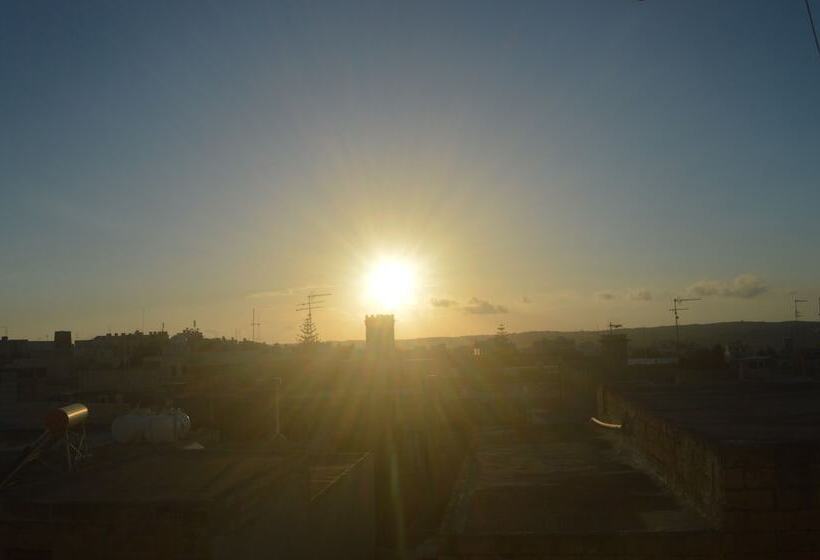 آپارتمان 1 خوابه با تراس, Estrella Lodging