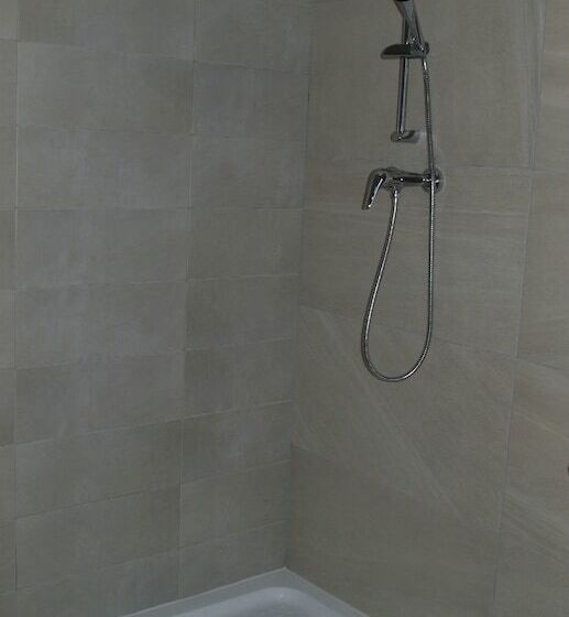 آپارتمان 1 خوابه با تراس, Estrella Lodging