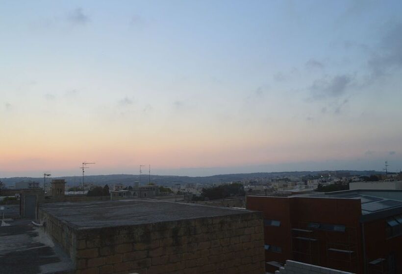 آپارتمان 1 خوابه با تراس, Estrella Lodging