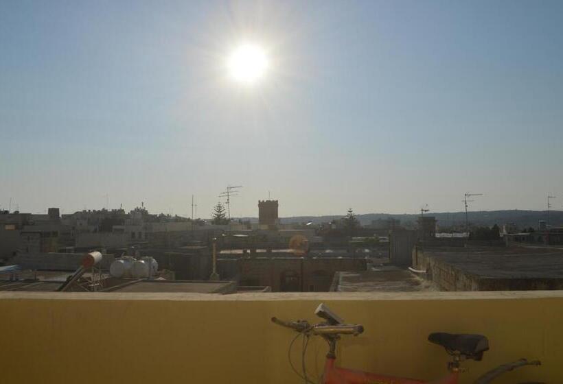 آپارتمان 1 خوابه با تراس, Estrella Lodging