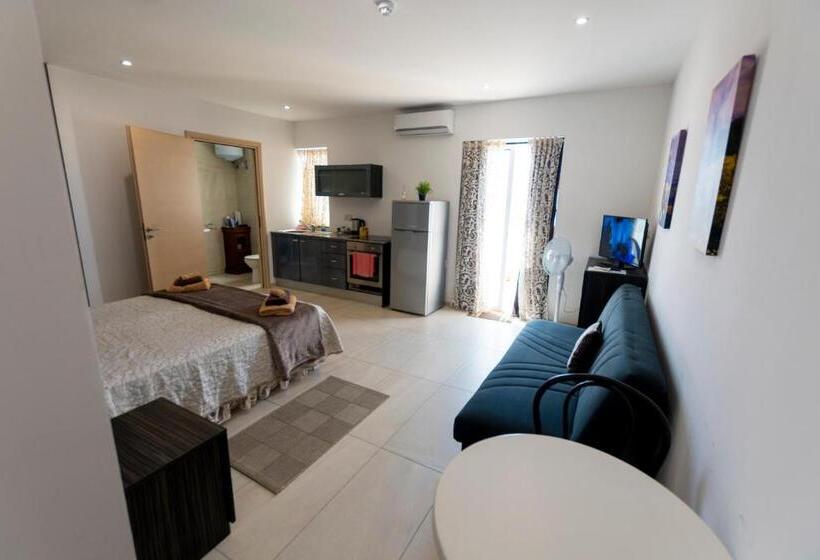 آپارتمان 1 خوابه با تراس, Estrella Lodging