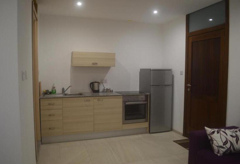 آپارتمان 1 خوابه با بالکن, Estrella Lodging