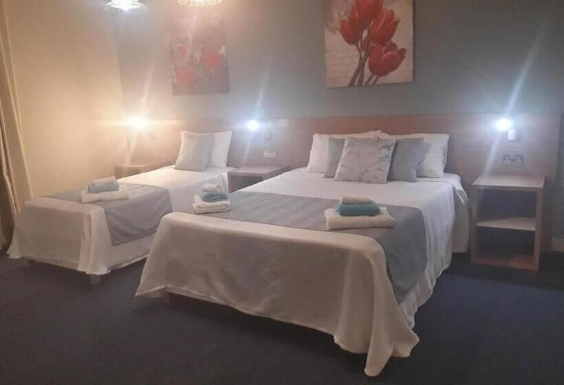 اتاق استاندارد سه تخته با بالکن, Estrella Lodging