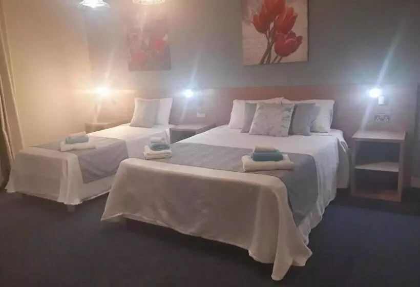 اتاق استاندارد سه تخته با بالکن, Estrella Lodging