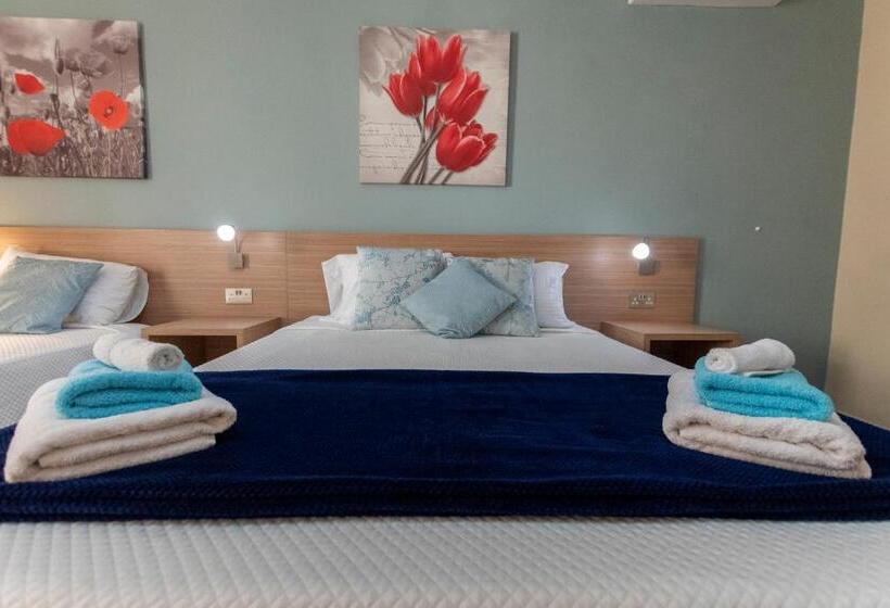 اتاق استاندارد سه تخته با بالکن, Estrella Lodging