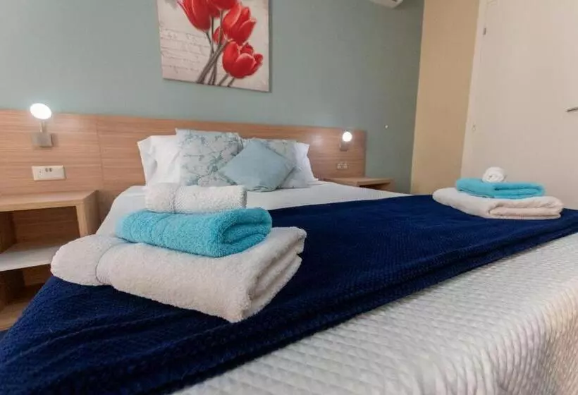 اتاق استاندارد سه تخته با بالکن, Estrella Lodging