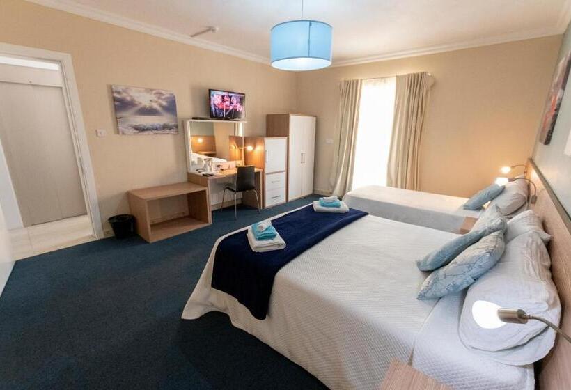 اتاق استاندارد سه تخته با بالکن, Estrella Lodging