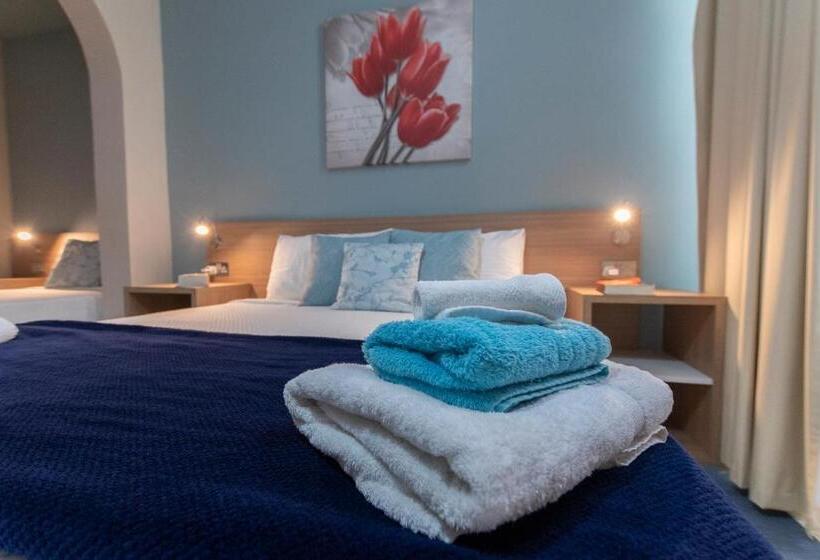 اتاق استاندارد سه نفره, Estrella Lodging