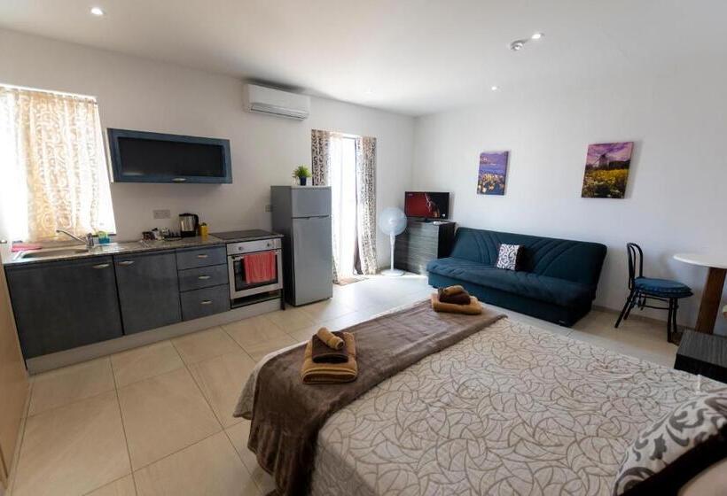 آپارتمان 1 خوابه با تراس, Estrella Lodging