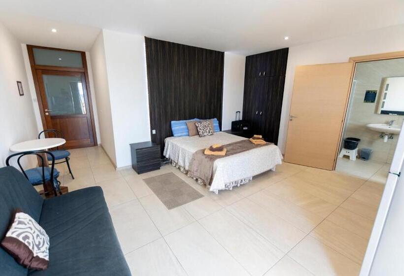 آپارتمان 1 خوابه با تراس, Estrella Lodging