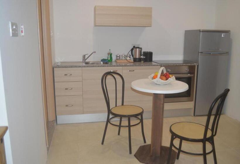 آپارتمان 1 خوابه با بالکن, Estrella Lodging