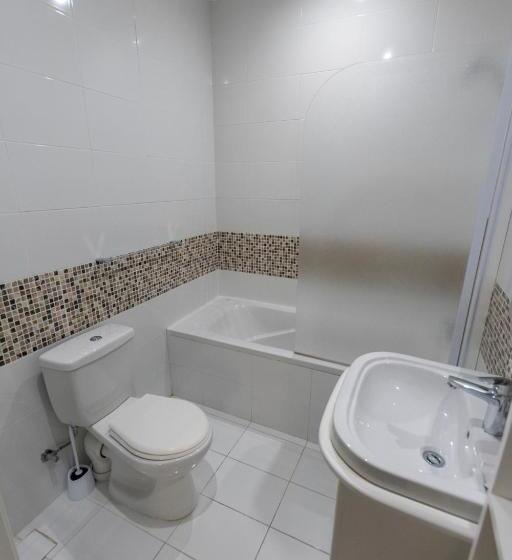 اتاق استاندارد سه تخته با بالکن, Estrella Lodging