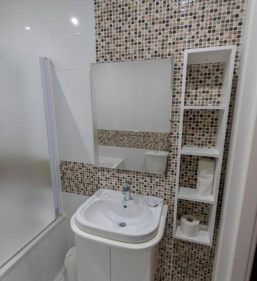 اتاق استاندارد سه تخته با بالکن, Estrella Lodging