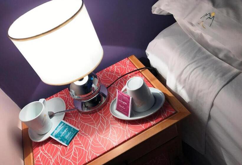 اتاق استاندارد سه نفره, Antiguo Camino