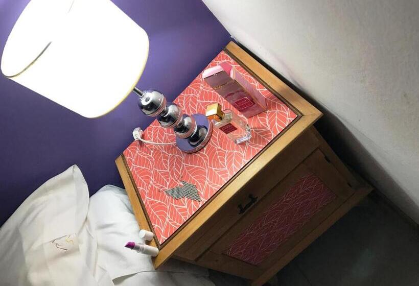 اتاق استاندارد سه نفره, Antiguo Camino