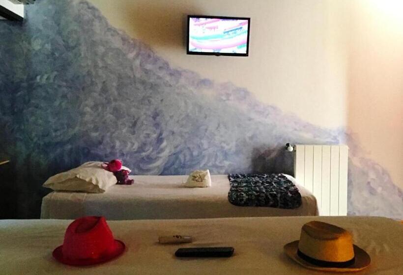 اتاق استاندارد سه نفره, Antiguo Camino