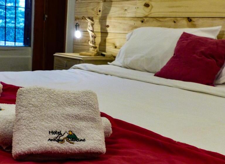 اتاق سوپریور, Antiguo Camino