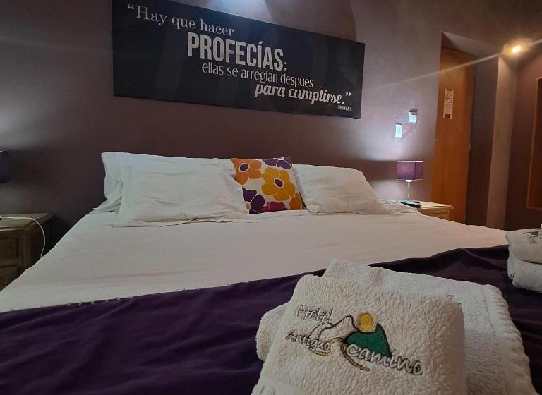 اتاق سوپریور سه تخته, Antiguo Camino