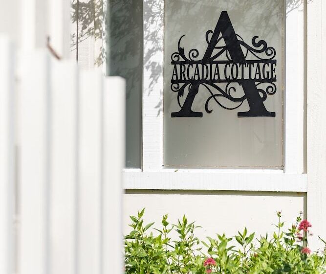 침실 2개 주택, Arcadia Lodge Russell