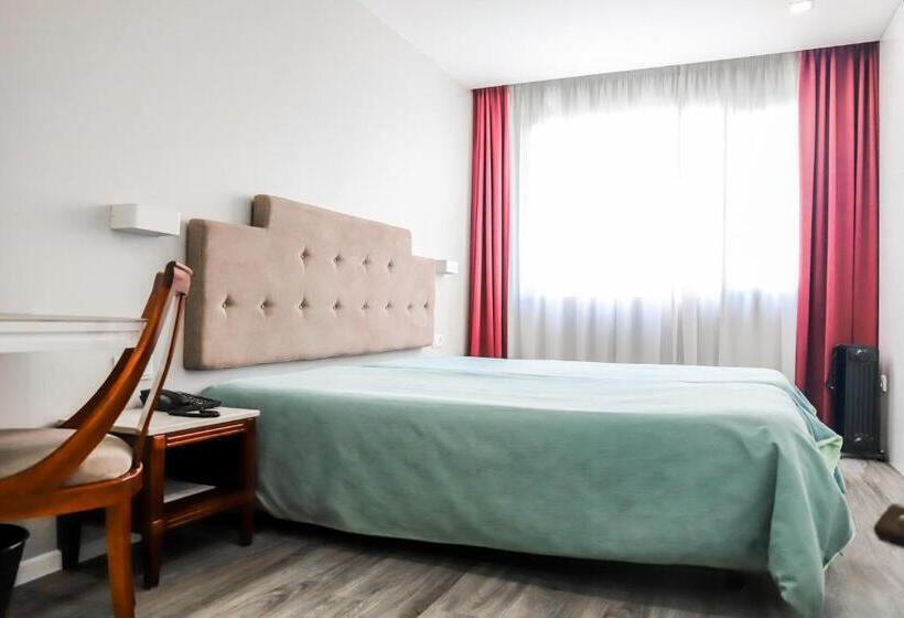 غرفة قياسية, Avenida