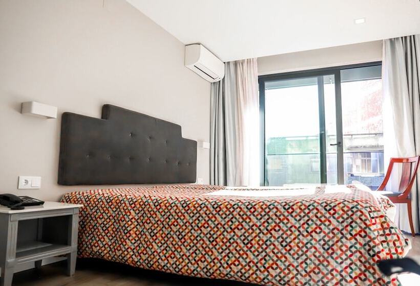 غرفة قياسية, Avenida