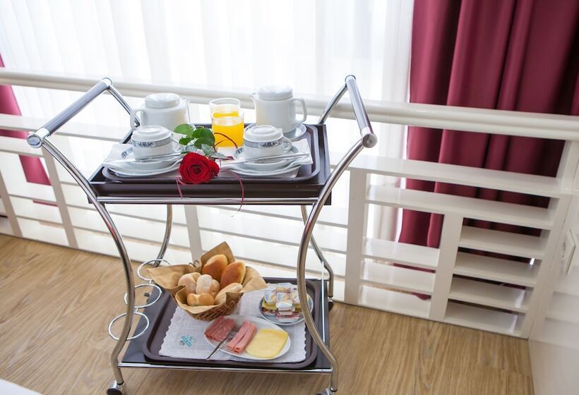 غرفة قياسية, Avenida