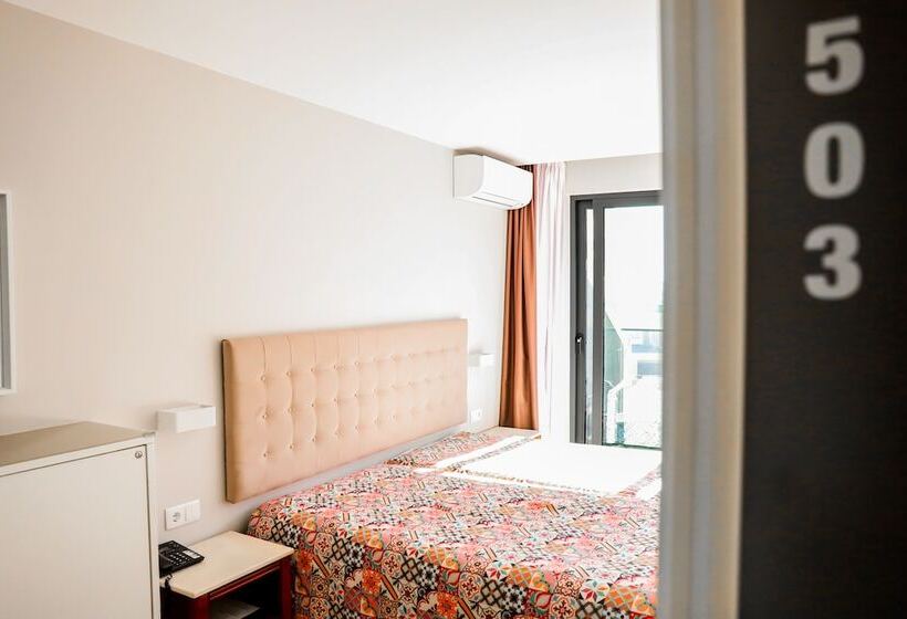 غرفة قياسية, Avenida