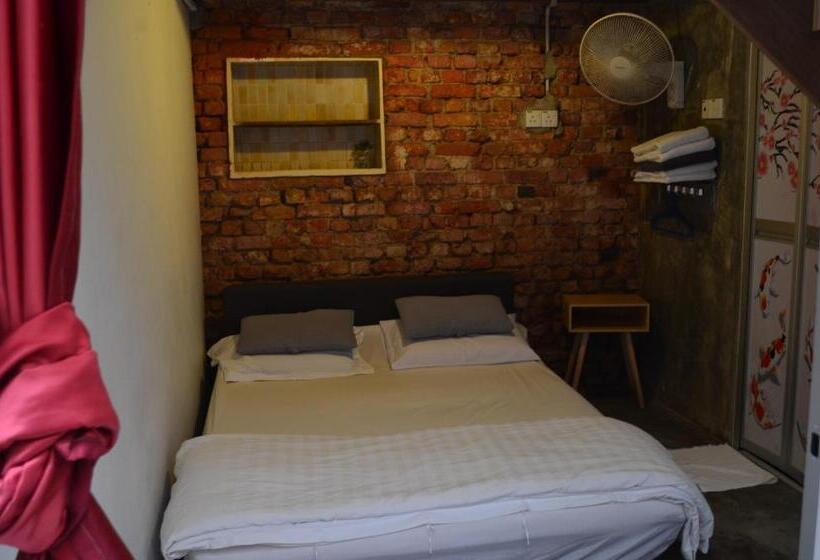 Четырехместный Номер Стандарт, Dou Houz   Hostel