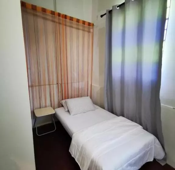 スタンダードトリプルルーム, Dou Houz Hostel