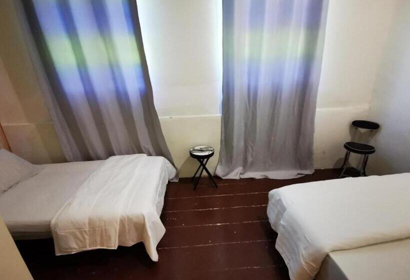 חדר סטנדרט לשלושה, Dou Houz   Hostel