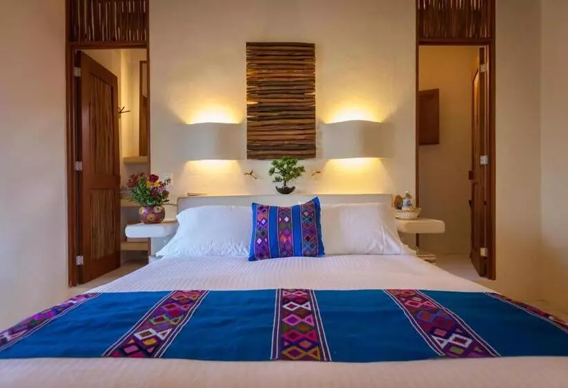 デラックスルーム, El Pueblito