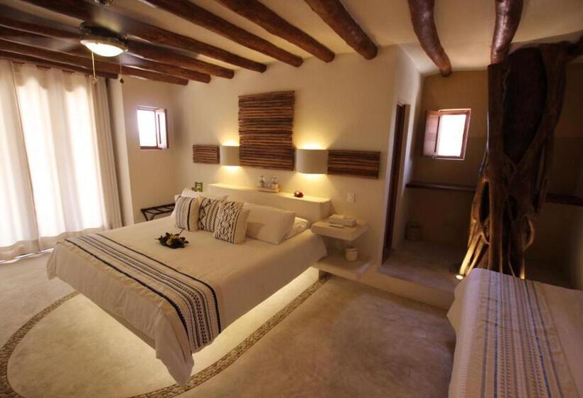 高级三人间, El Pueblito