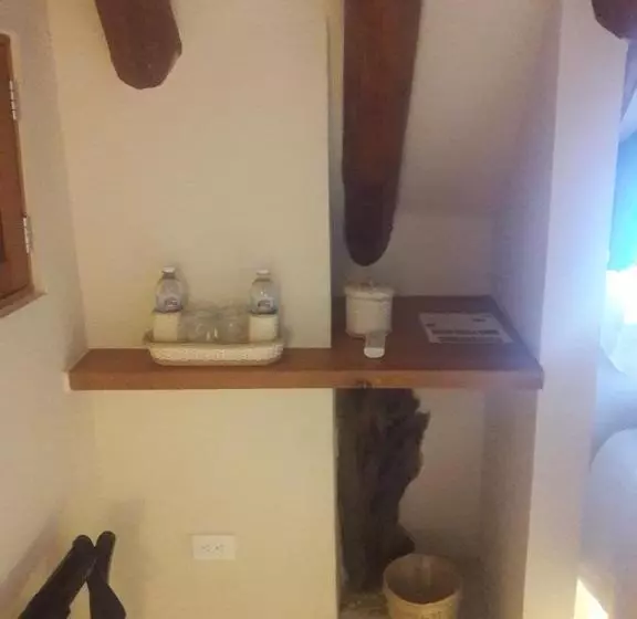 デラックストリプルルーム, El Pueblito