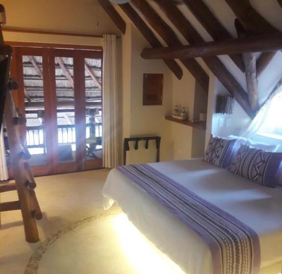 豪华三人间, El Pueblito