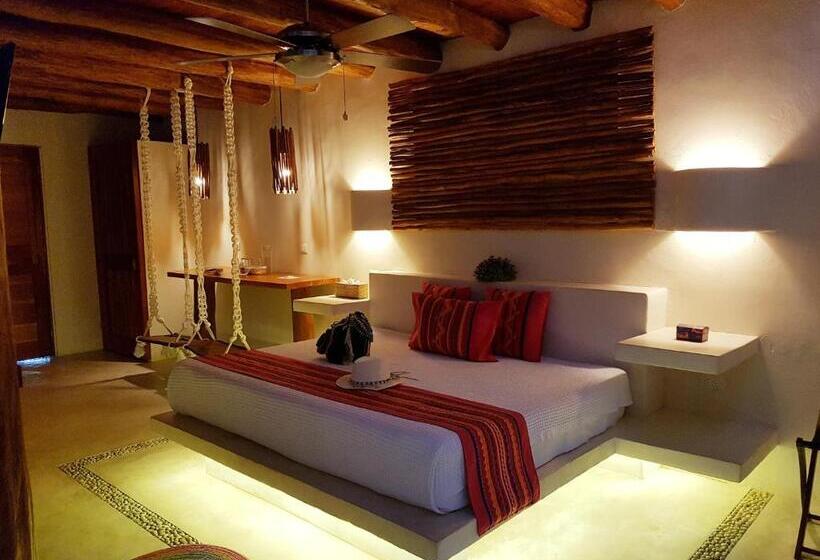 标准工作室, El Pueblito