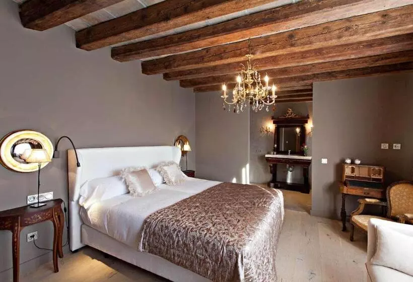 スーペリアールーム, La Vella Farga