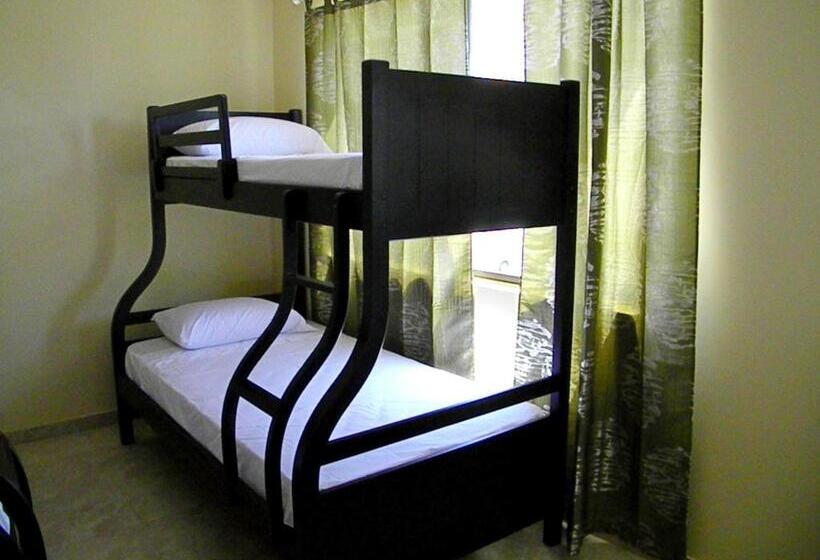 غرفة عائلية, Marvento Ii