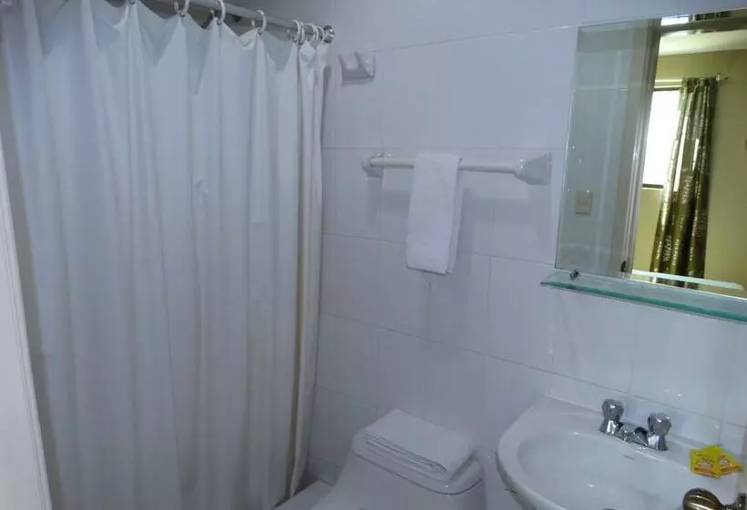 Standard Kolmen Hengen Huone, Marvento Ii
