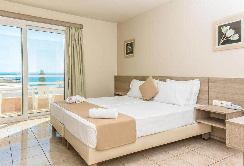 غرفة قياسية مطلّة علي البحر, Porto Greco Village Beach