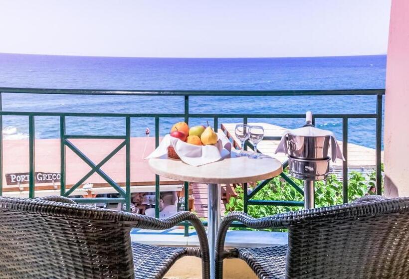 غرفة عائلية مطلّة علي البحر, Porto Greco Village Beach